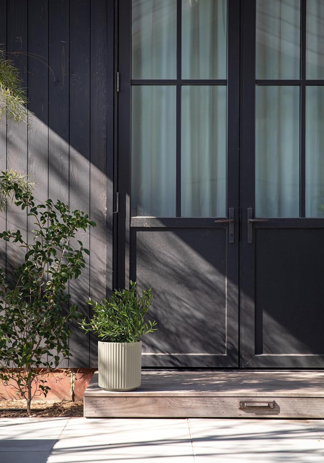 Veradek Demi Series Round Planter for Porch, Patio, Backyard | Durable Plastic-Stone Composite Material | Modern Décor for Tall Plants, Flowers