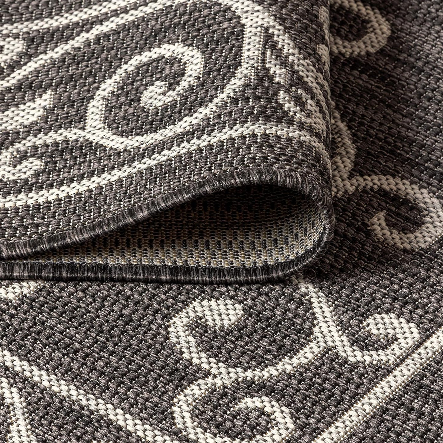 JONATHAN Y SMB106G-6R Charleston Vintage Filigree Textured Weave Black/Gray 6' Round Indoor/Outdoor Area Rug, Pet Friendly, Non-Shedding, Stain Resistant, Easy-Cleaning for Backyard, Patio, Porch