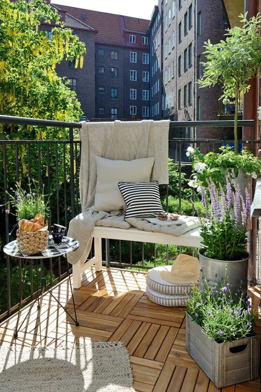 Minimal Outdoor Furniture Americans Actually Keep