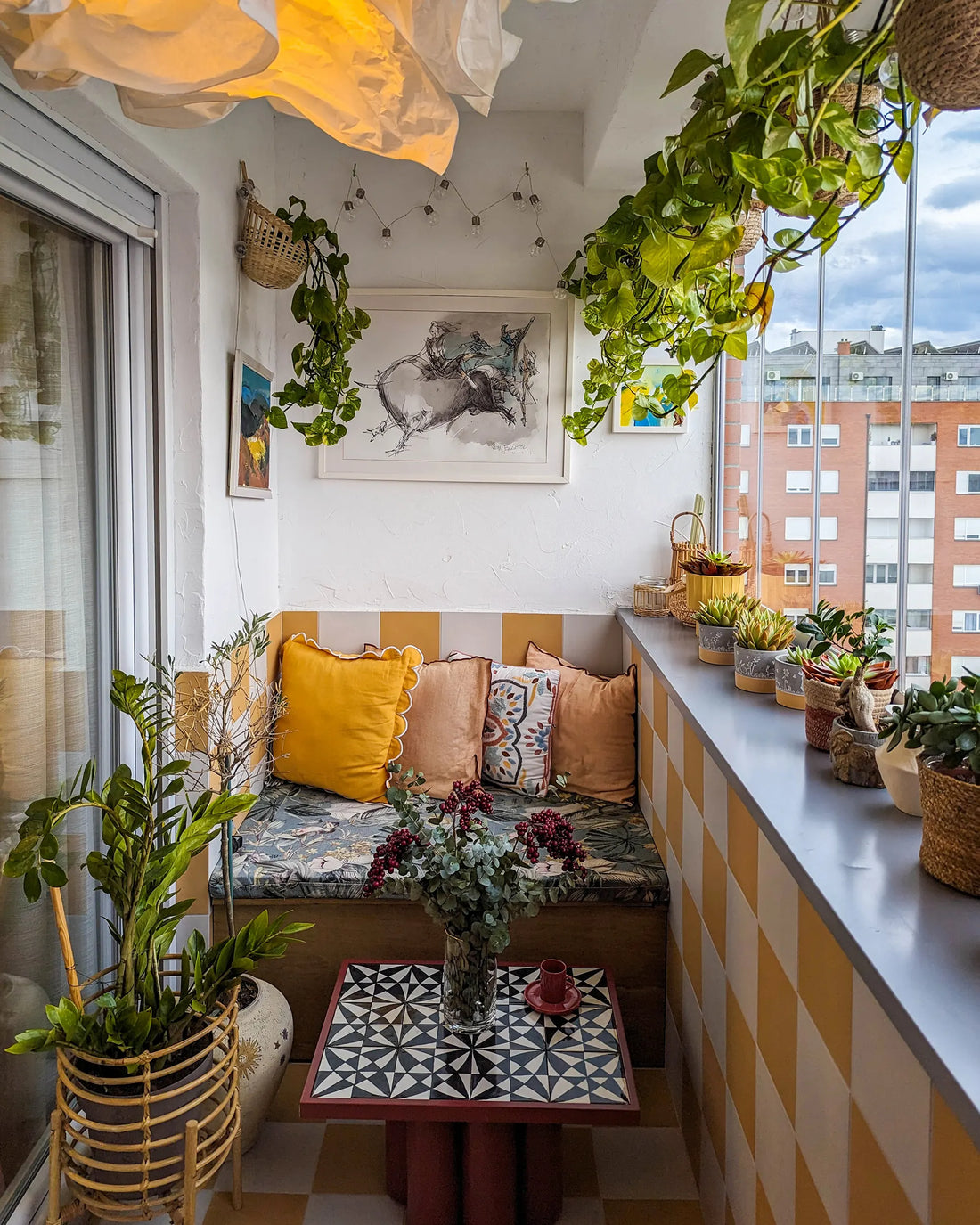 How to Start a Balcony Garden Without Overbuying