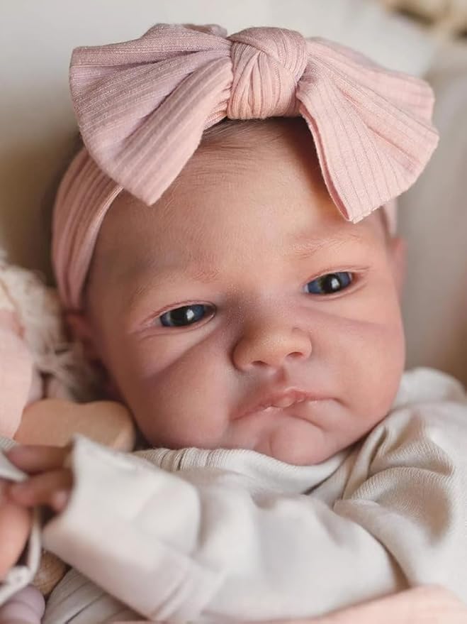 WOOROY Realistic Reborn Baby Dolls - 20 Inch Lifelike Newborn Baby Doll Girl Real Life Baby Dolls with Weighted Soft Body Gift Toy for Kids Age 3+