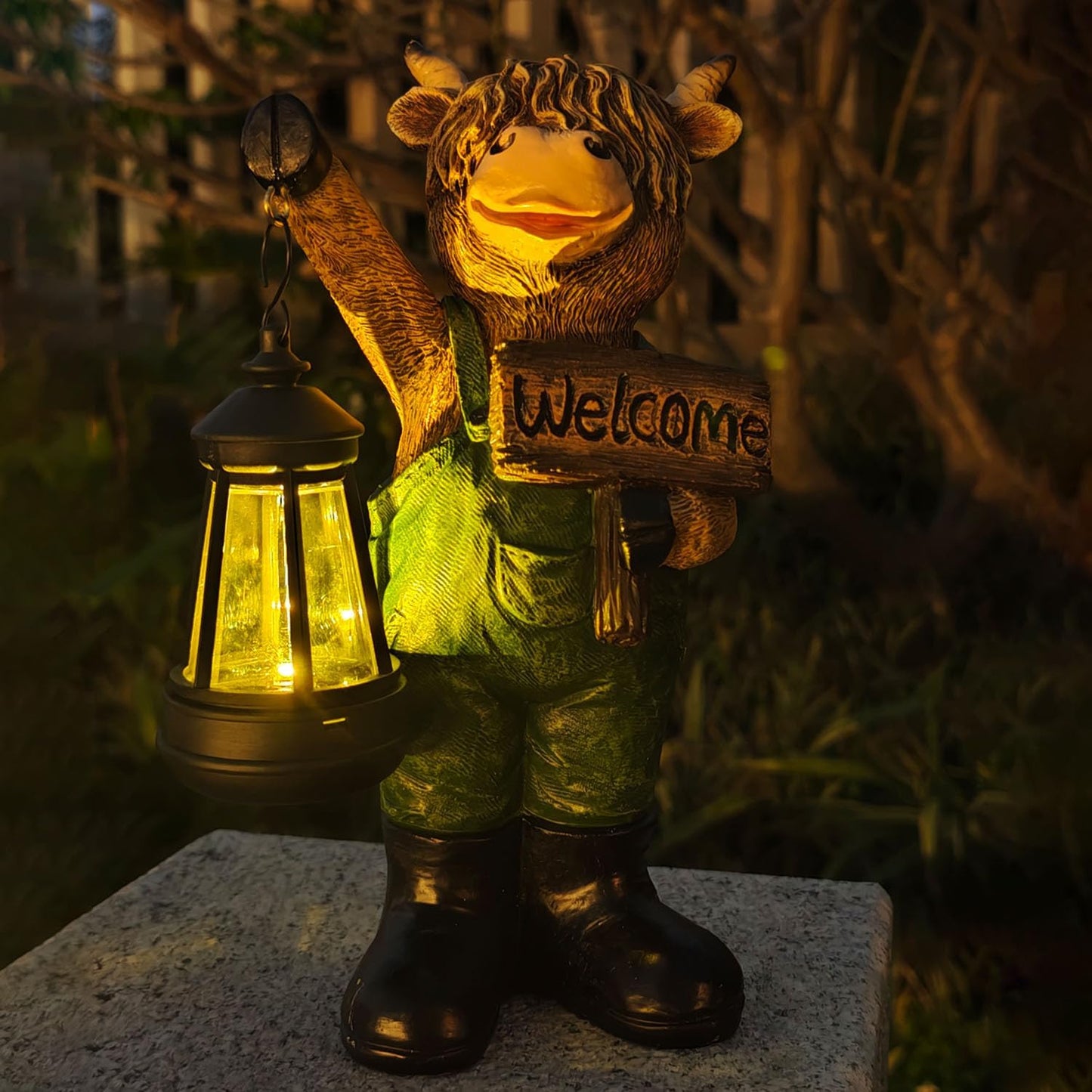 Solar Garden Decor Statues: Handmade Resin Statue with LED Light,Highland Cow Figurine Outdoor Garden Decor Unique Gifts for Women, Mom, Grandma (Green cow1)