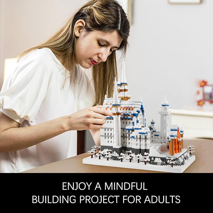 Germany Swan Stone Castle Micro Building Blocks Set, Famous World Architecture Model Creative Collection Building Toys for Adults and Kids 14+ (2800 Pieces)