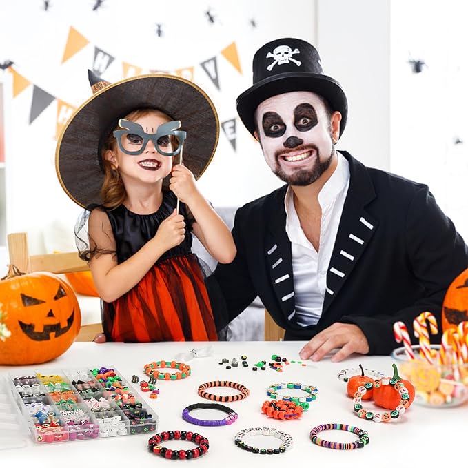 Gionlion 700 Pcs Halloween Polymer Clay Beads Bracelet Making Kit, Pumpkins Skulls Ghosts Spiders Bats Pony Letter Beads for Halloween Party Favors, Toys Gifts for 4+ Year Old Kids