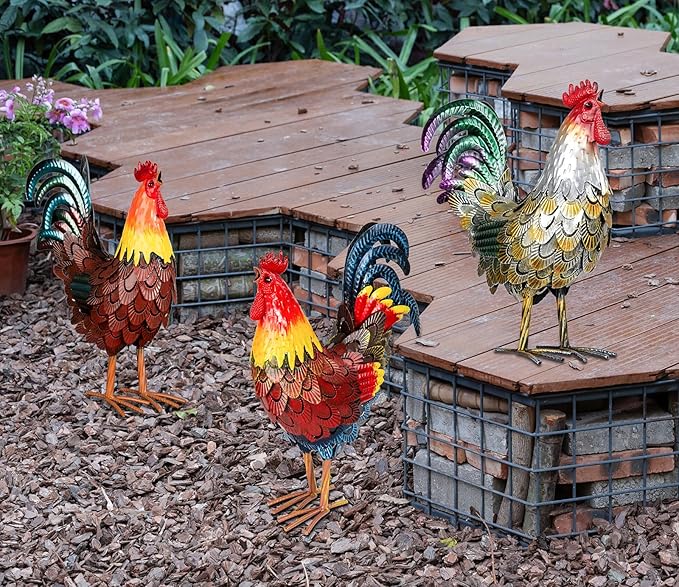 XONOR Metal Rooster Statues, Garden Chicken Decorations, Outdoor Chicken Sculpture, Metal Yard Rooster Artwork for Outdoor, Patio, Backyard and Home Kitchen Decoration (1pc, Vintage Golden)