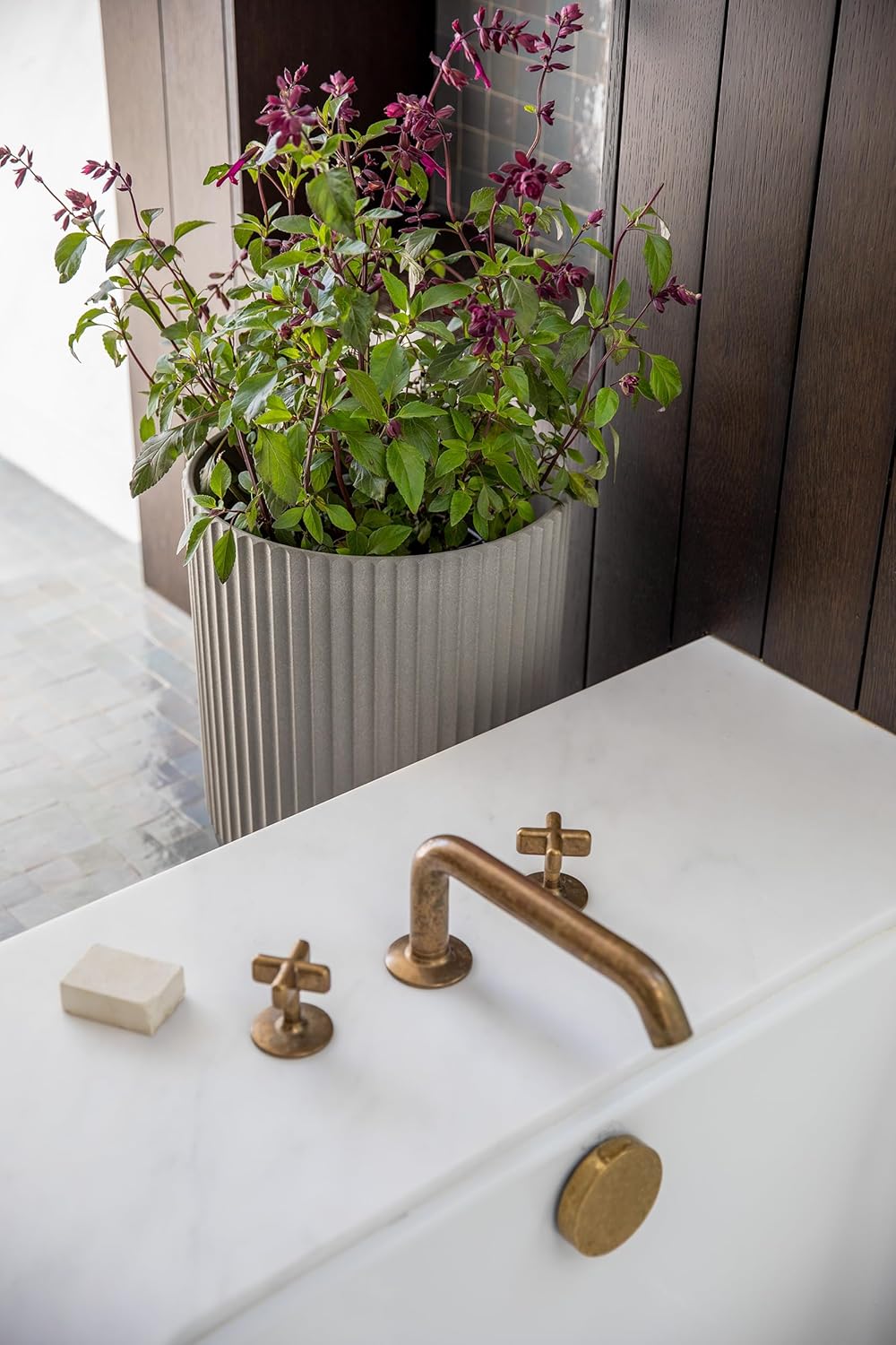 Veradek Demi Series Round Planter w/Stand for Porch/Patio | Durable Plastic-Stone Composite & Wooden Stand | Modern Décor for Tall Plants, Flowers