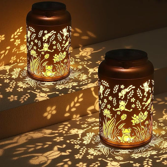 2 Pack Solar Lanterns Outdoor Waterproof, Frog Garden Decor Gifts for Women Mom Grandma Hanging Solar Lights Metal Solar Decoration Outside for Yard, Patio, Lawn, Pathway, Landscape