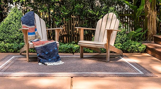 Unique Loom Outdoor Border Collection Area Rug - Soft Border (6' 1" x 9' Rectangle, Brown/ Ivory)