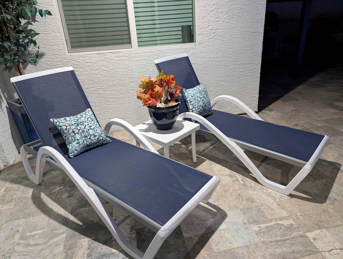 PURPLE LEAF Patio Chaise Lounge Chair Set of 3 Outside Aluminum Plastic Stackable Tanning Chairs with Armrests and Side Table for Pool Sunbathing Beach Deck Outdoor Lounger, Navy Blue